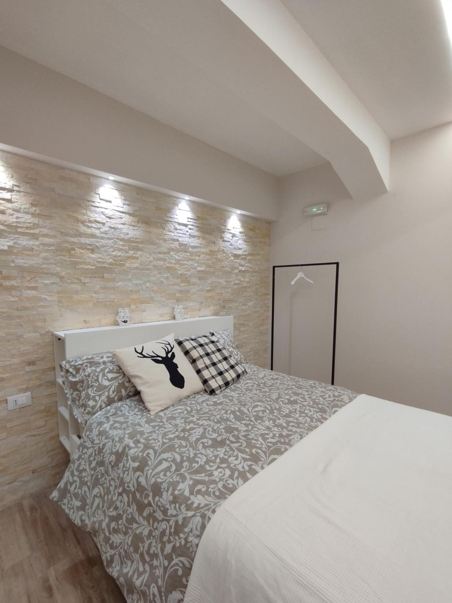 شقة La Casa Nel Cortile كاتانيا المظهر الخارجي الصورة